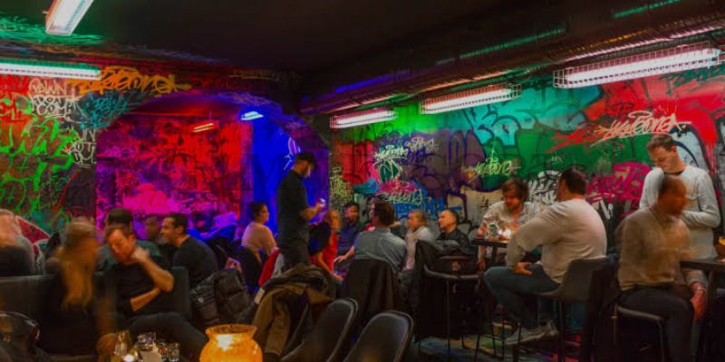 Pawn Dot Com Bar Escorts in Berlin